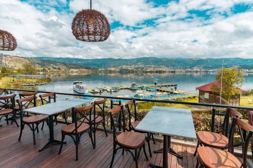 Restaurante club náutico Cantú Glamping y Cabañas Paipa Restaurante club náutico Cantú Glamping y Cabañas Paipa