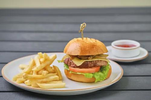 Experiencia de hamburguesa Hotel Bosques Girardot Experiencia de hamburguesa Hotel Bosques Girardot