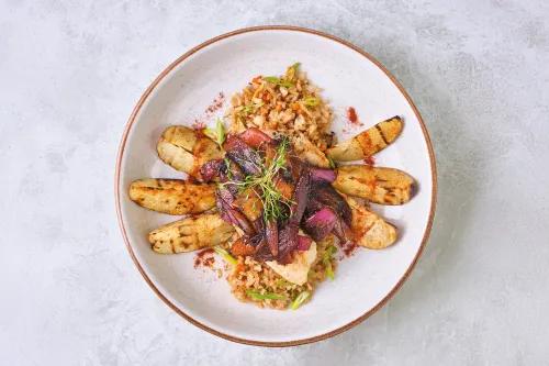 Pescado a la chorrillana, con arroz galeón y papas al romero Hotel Bosques Girardot Pescado a la chorrillana, con arroz galeón y papas al romero Hotel Bosques Girardot