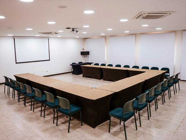 Salón Primavera Hotel Peñalisa Girardot Salón Primavera Hotel Peñalisa Girardot