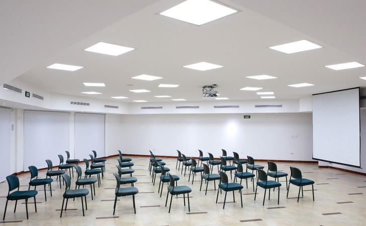 Salón Yarumo Hotel Alcaraván Llanos Orientales Salón Yarumo Hotel Alcaraván Llanos Orientales